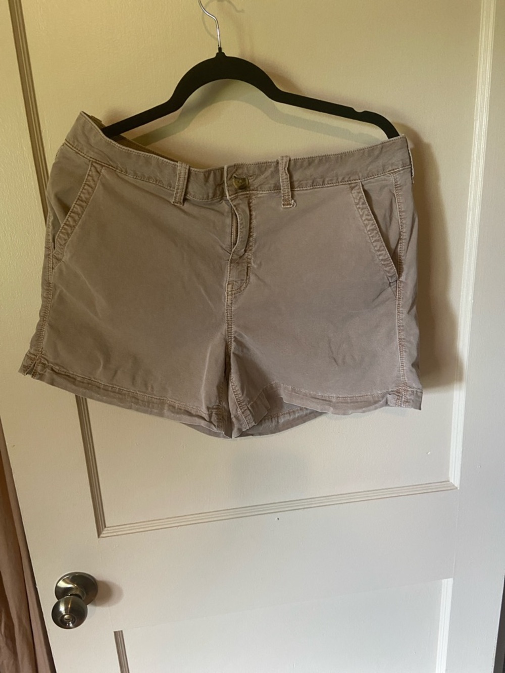American Eagle Outfitters Women's Beige Chino Shorts